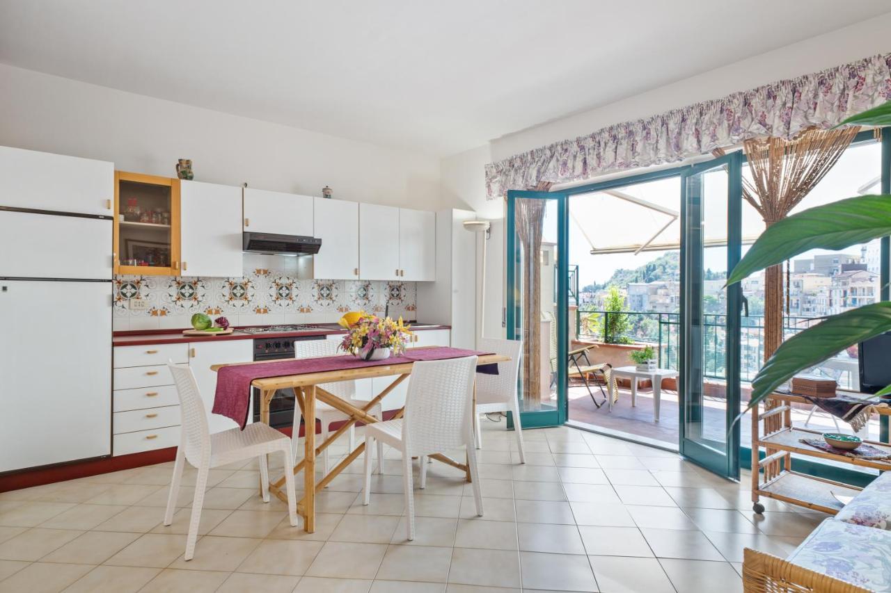 Taormina Comfortable Apartment With Terrace Exterior foto