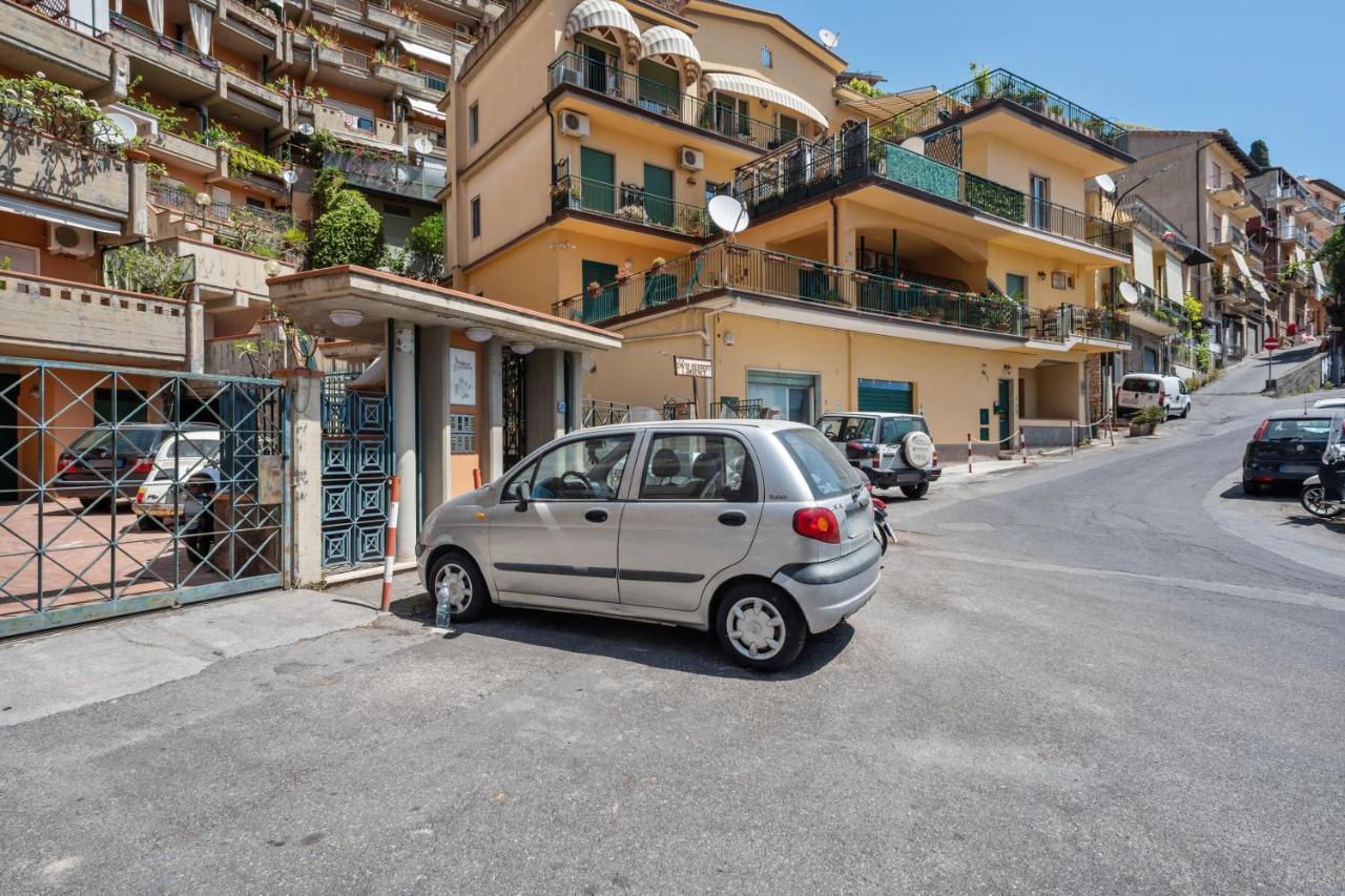 Taormina Comfortable Apartment With Terrace Exterior foto